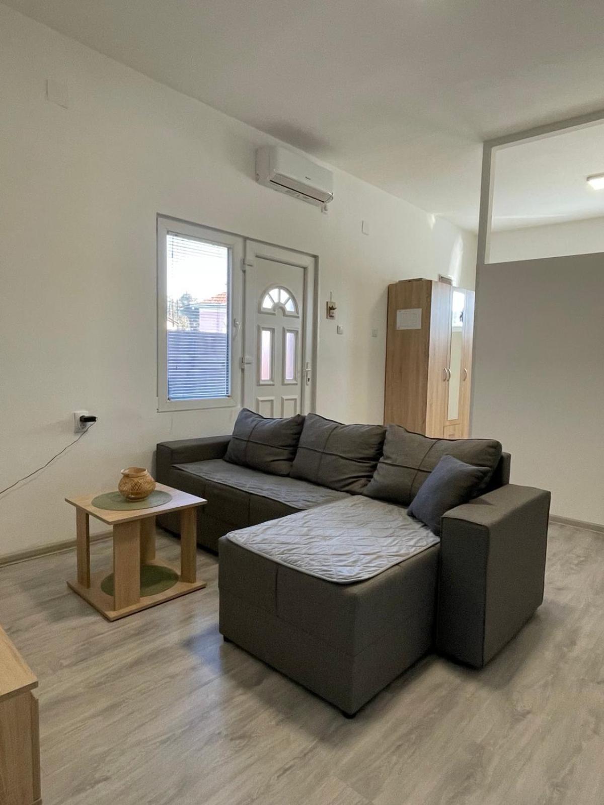 Apartman Arthur Kikinda ภายนอก รูปภาพ