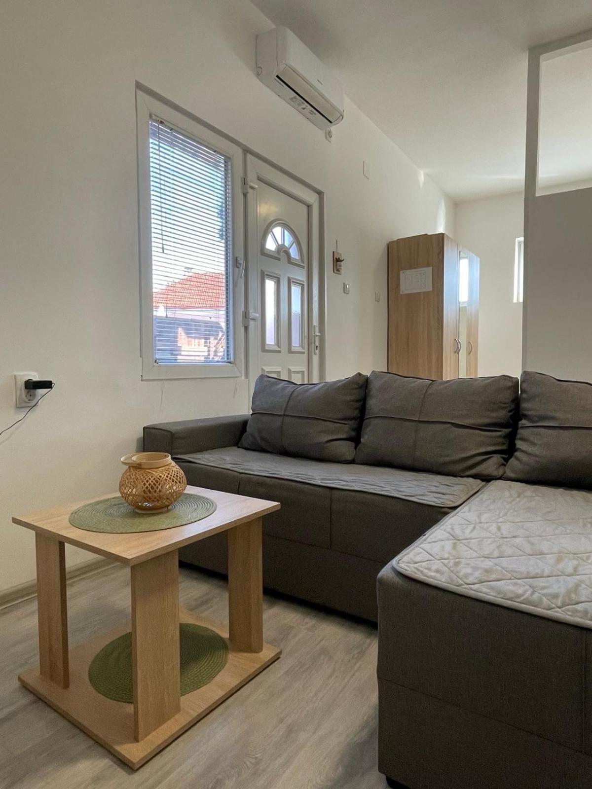 Apartman Arthur Kikinda ภายนอก รูปภาพ
