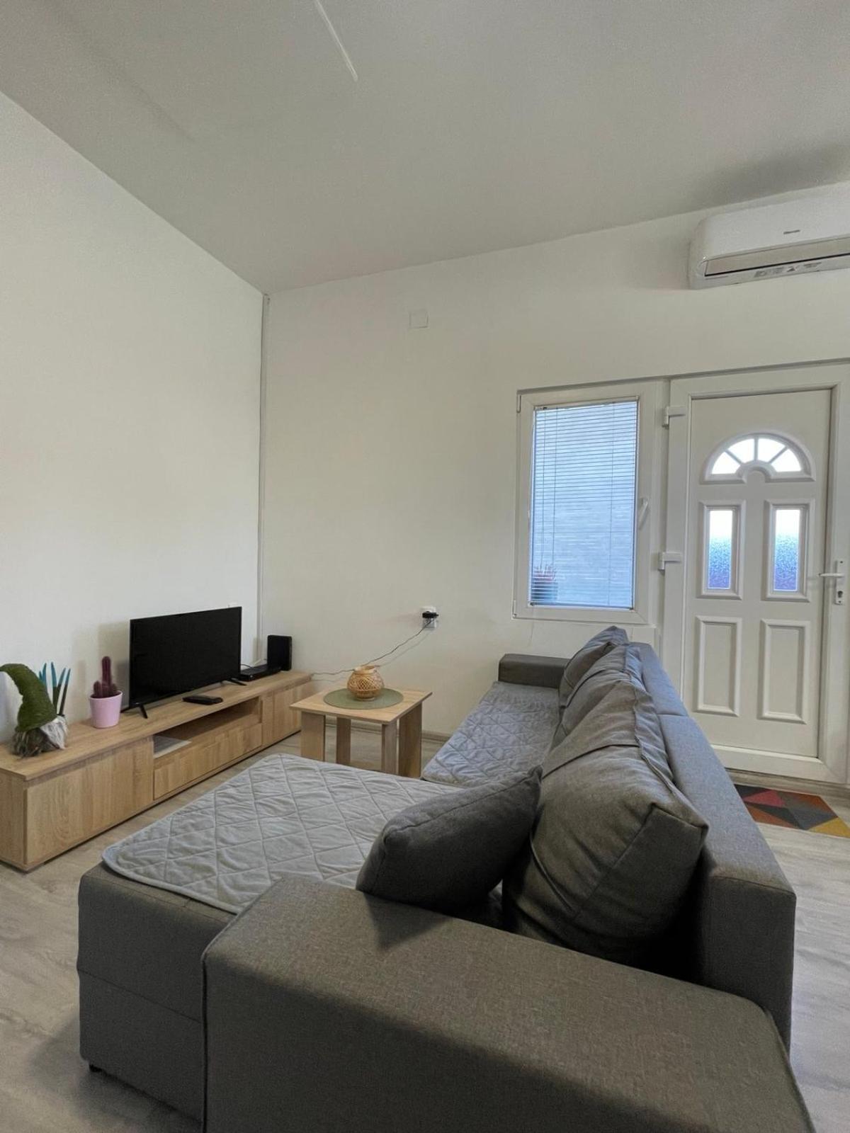 Apartman Arthur Kikinda ภายนอก รูปภาพ